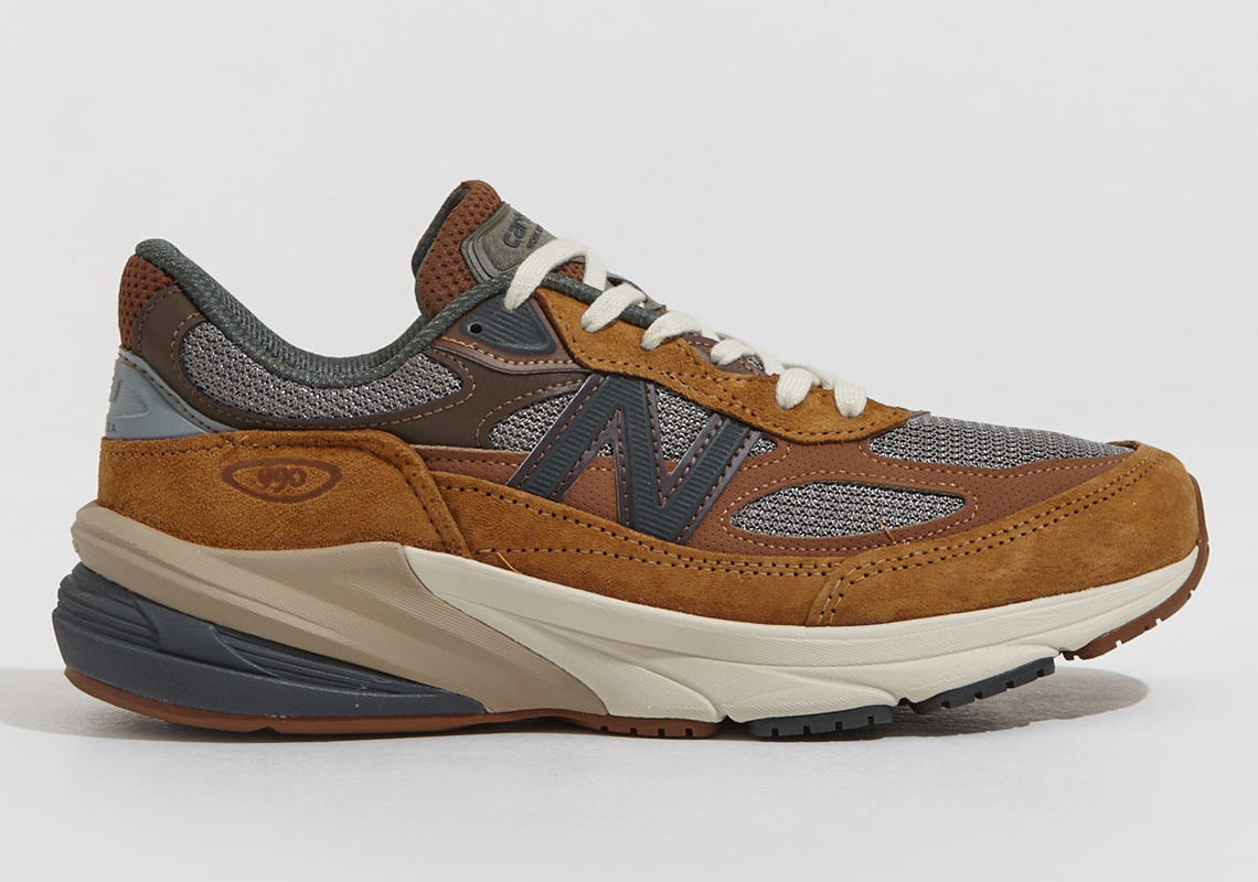 Carhartt New Balance 990v6 4