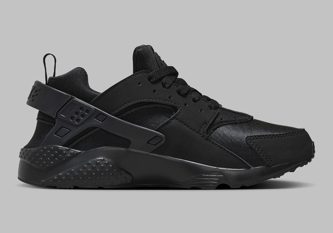 Nike Air Huarache Gs Triple Black Fv5605 001 4