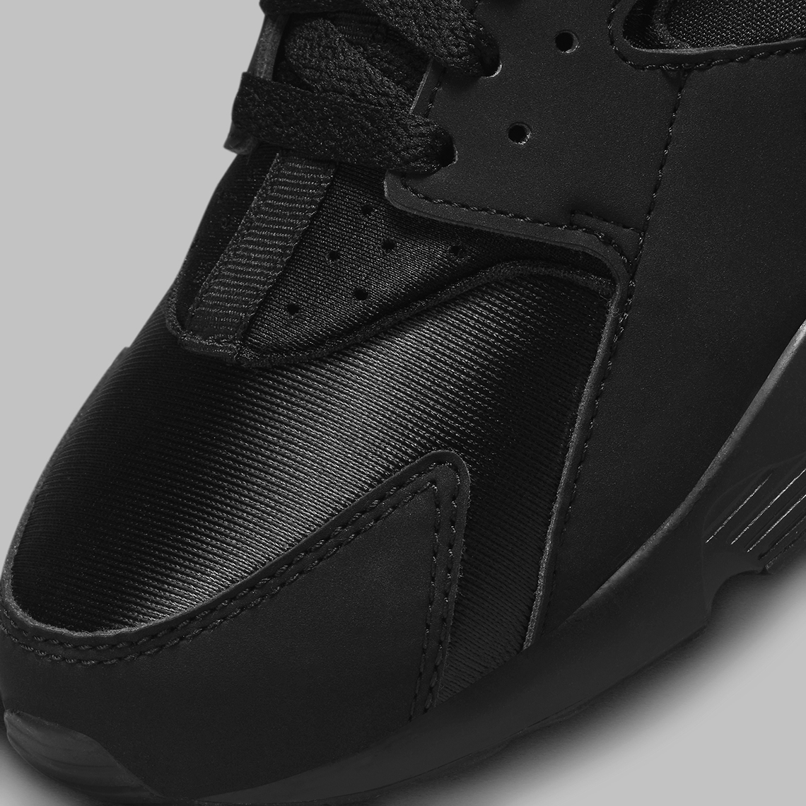 Nike Air Huarache Gs Triple Black Fv5605 001 6