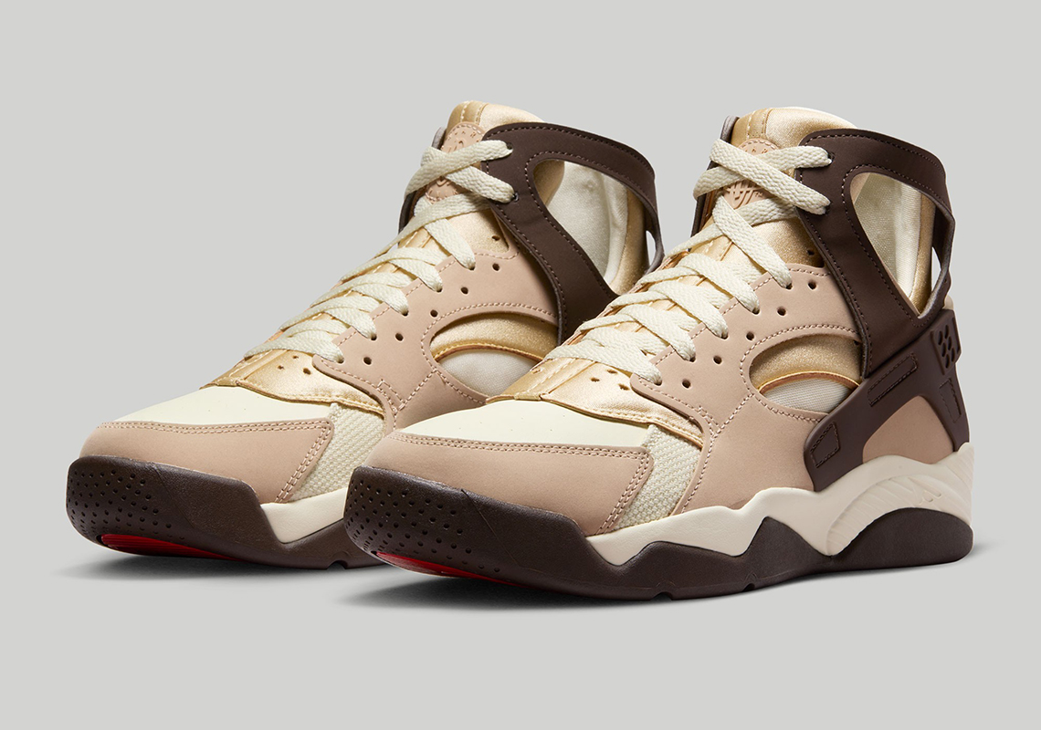 Nike Basketball Holiday 2023 Air Flight Huarache