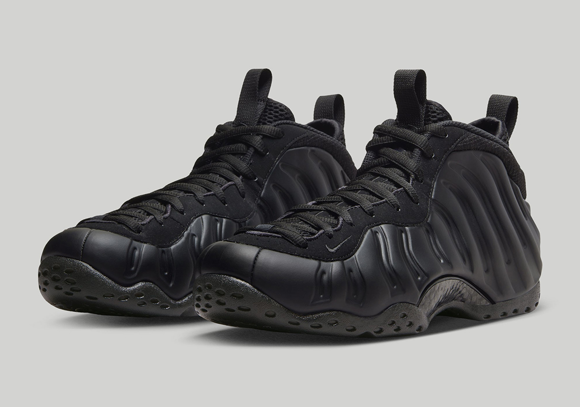 Nike Basketball Holiday 2023 Foamposite