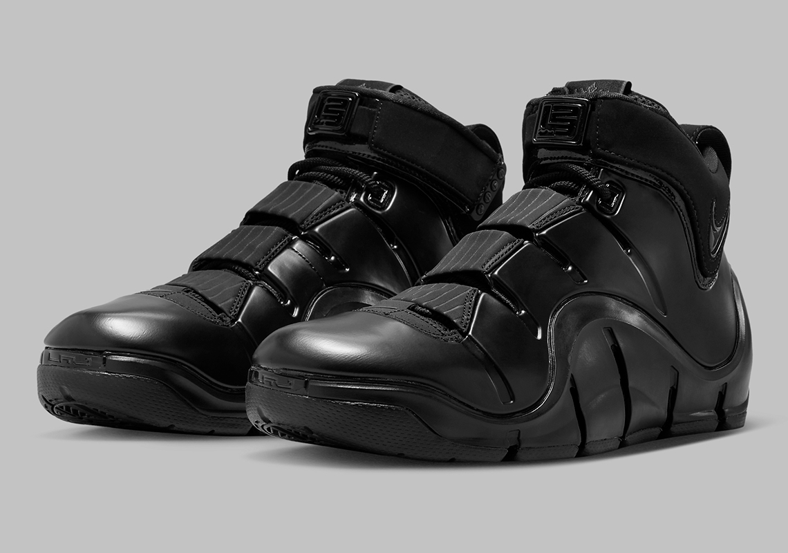 The Nike LeBron 4 "Blackout" Returns Holiday 2023