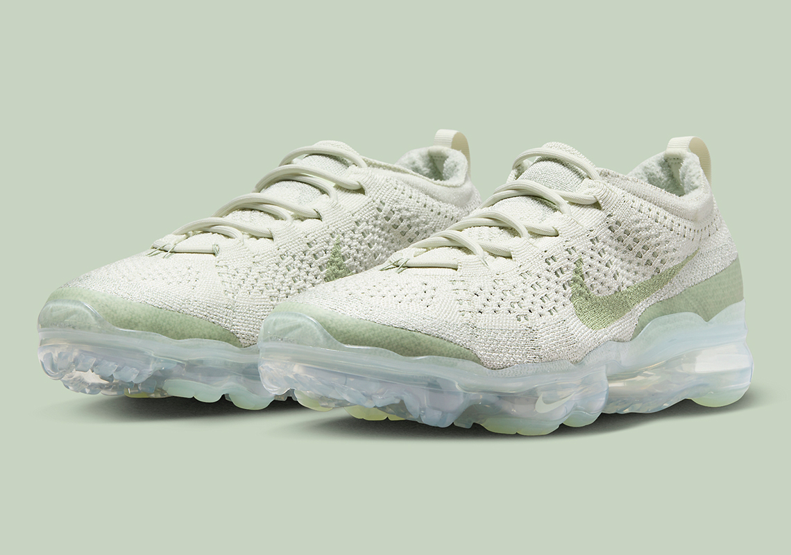 The Nike Vapormax 2023 Flyknit Recives An “Enamel Green” Update