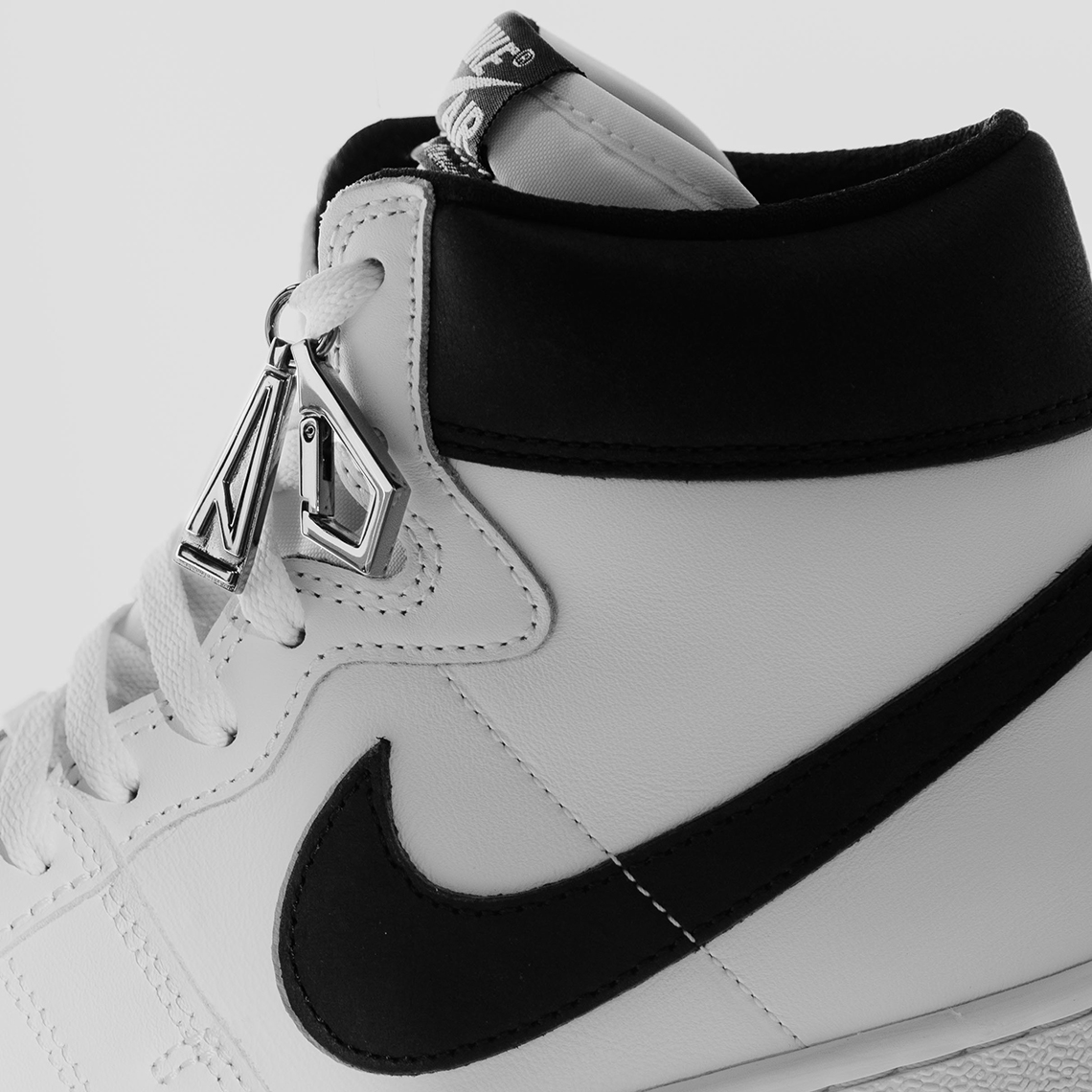 A Ma Maniere Jordan Air Ship 2