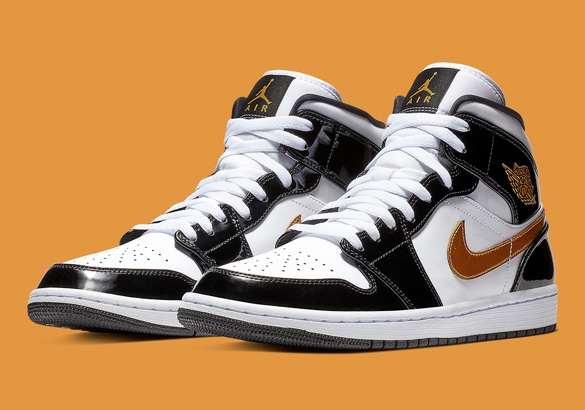 Air Jordan 1 Mid SE "Black/Gold" To Return This November In Full Family Sizes