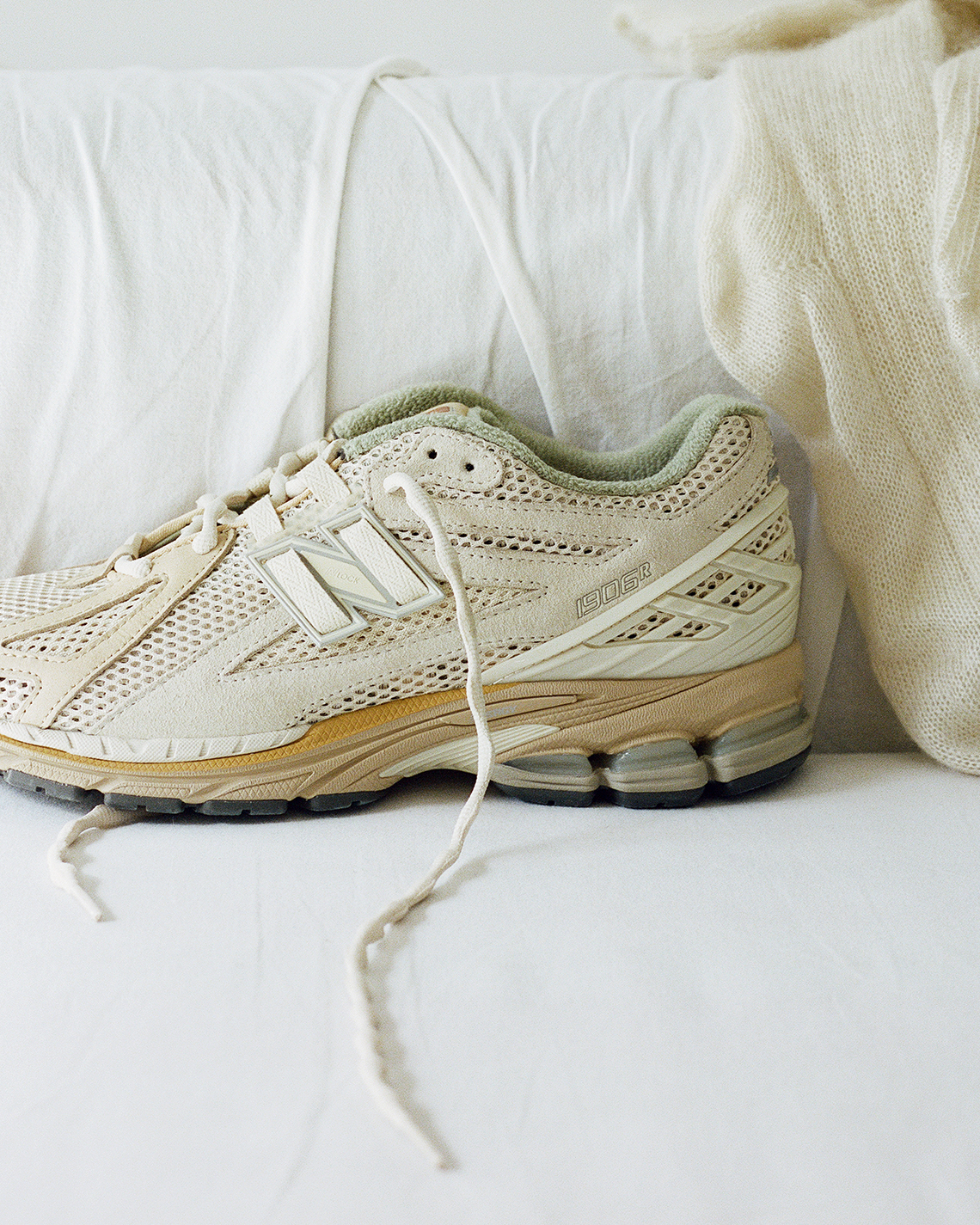 Auralee New Balance 1906r Beige M1906rau 1