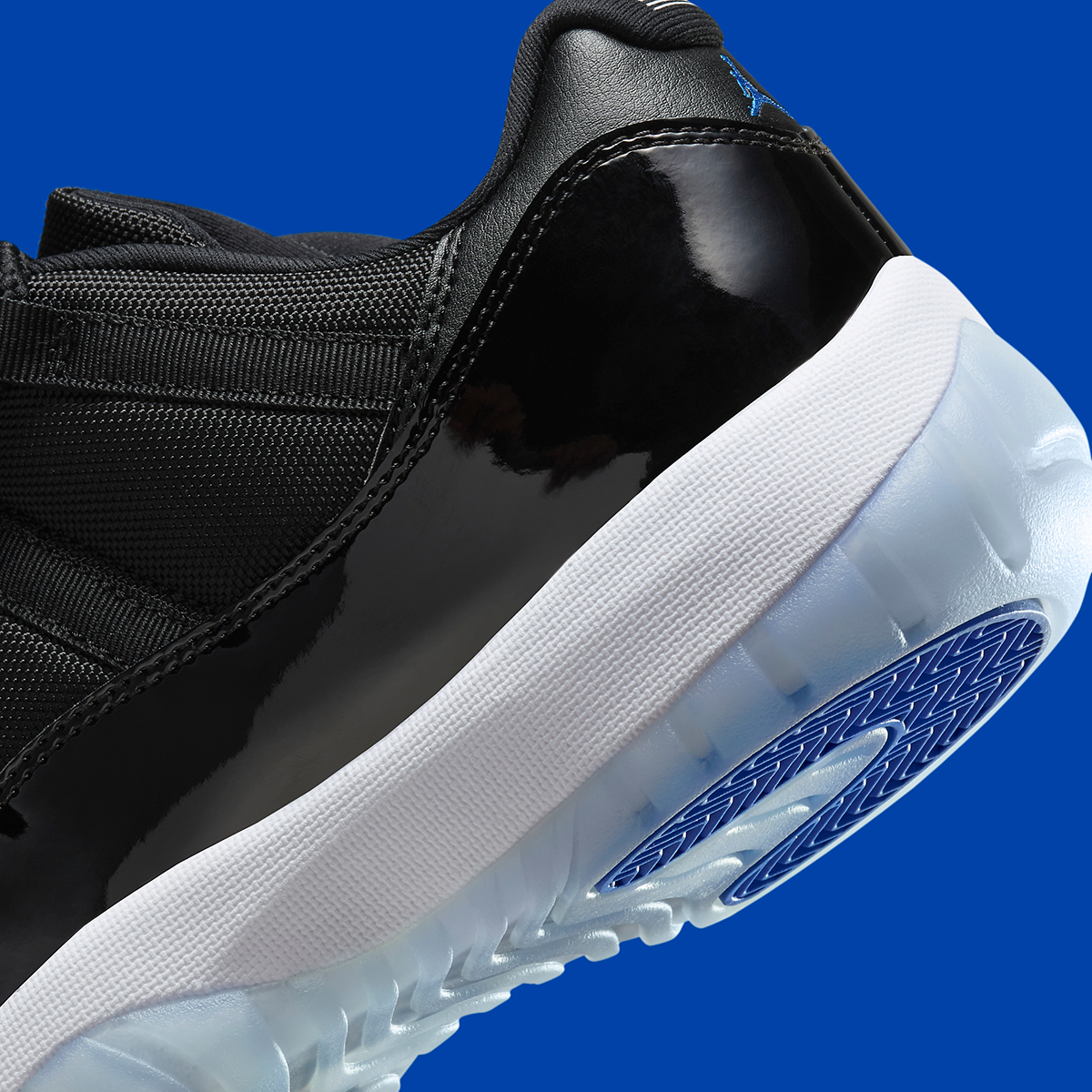 Jordan 11 Low Space Jam 4