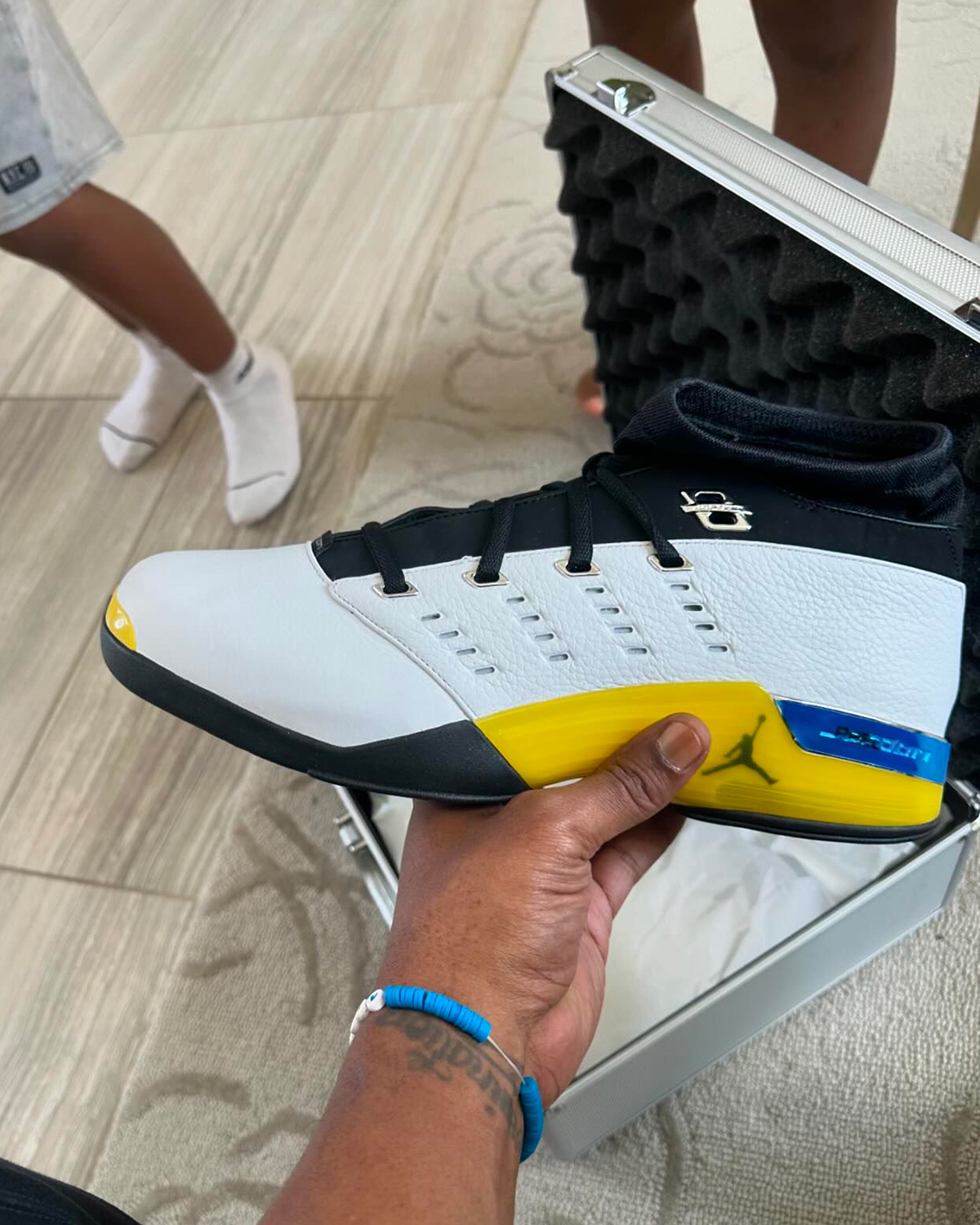 Jordan 17 Low Lightning Briefcase 3