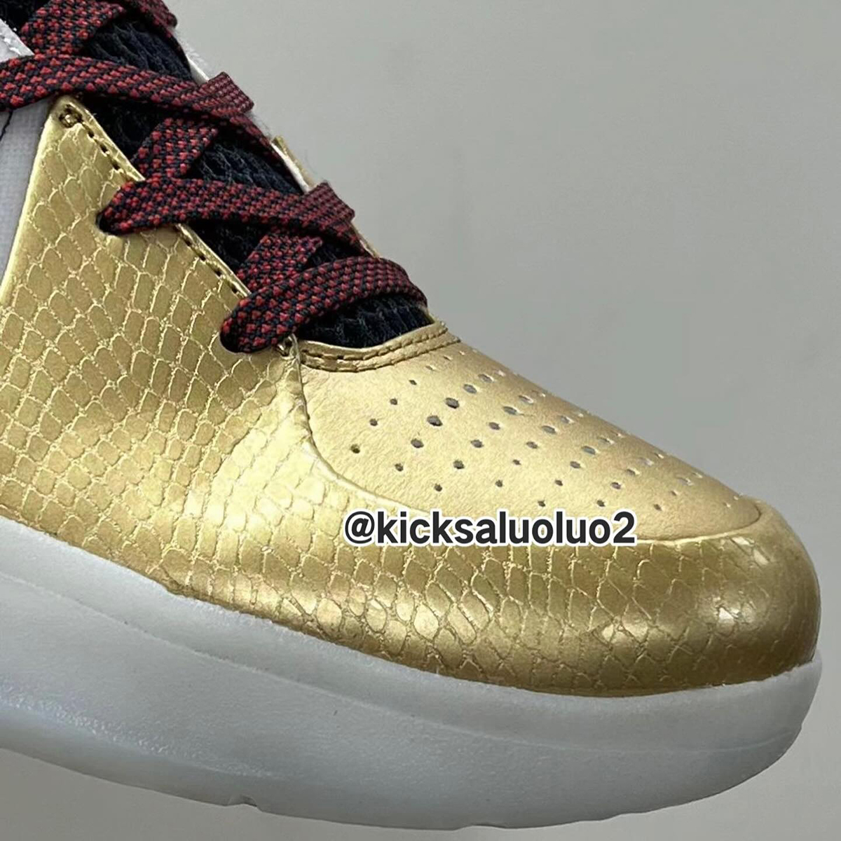 Kobe 4 Gold Medal 2024 3