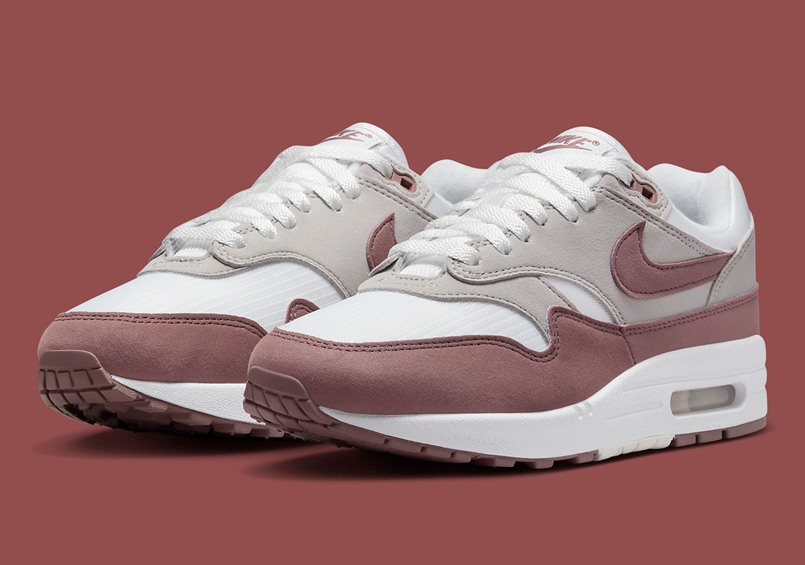 Nike Air Max 1 Smokey Mauve Dz2628 104 2