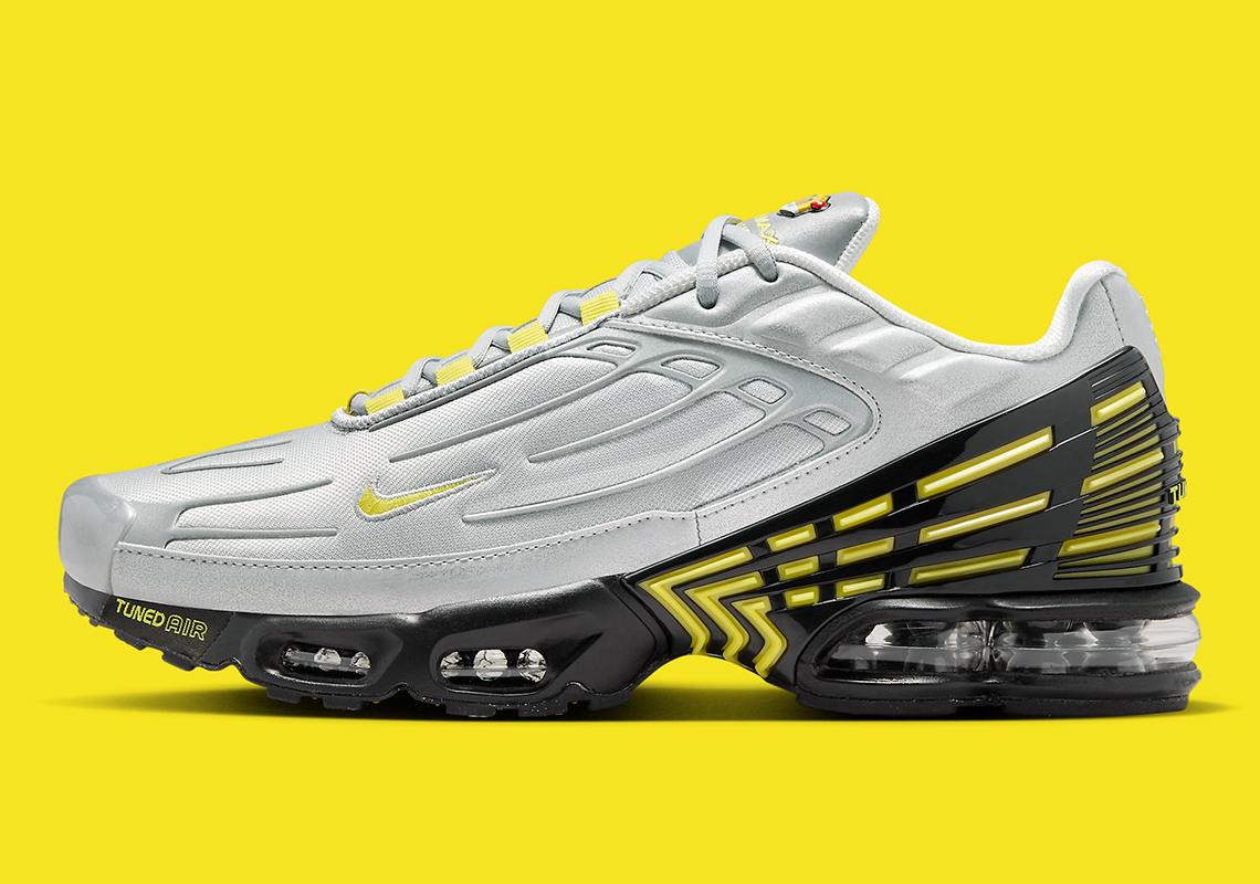 "Metallic Silver" Uppers Bring A Futuristic Look To The Nike Air Max Plus III