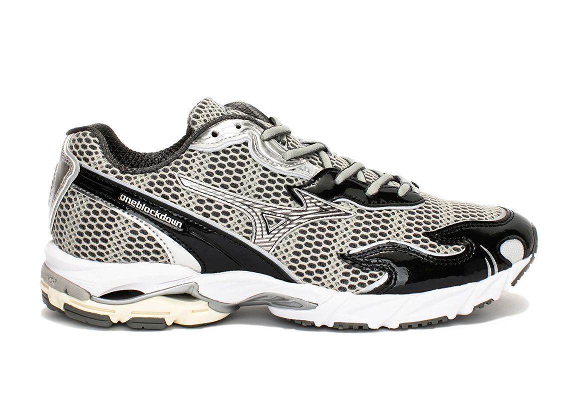 One Block Down Mizuno Wave Rider 10 Onyx