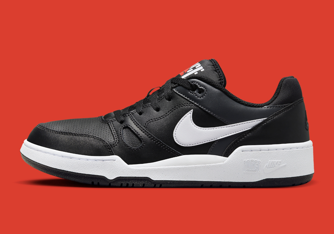 The "Panda" Formula Takes On The Nike Full Force Low