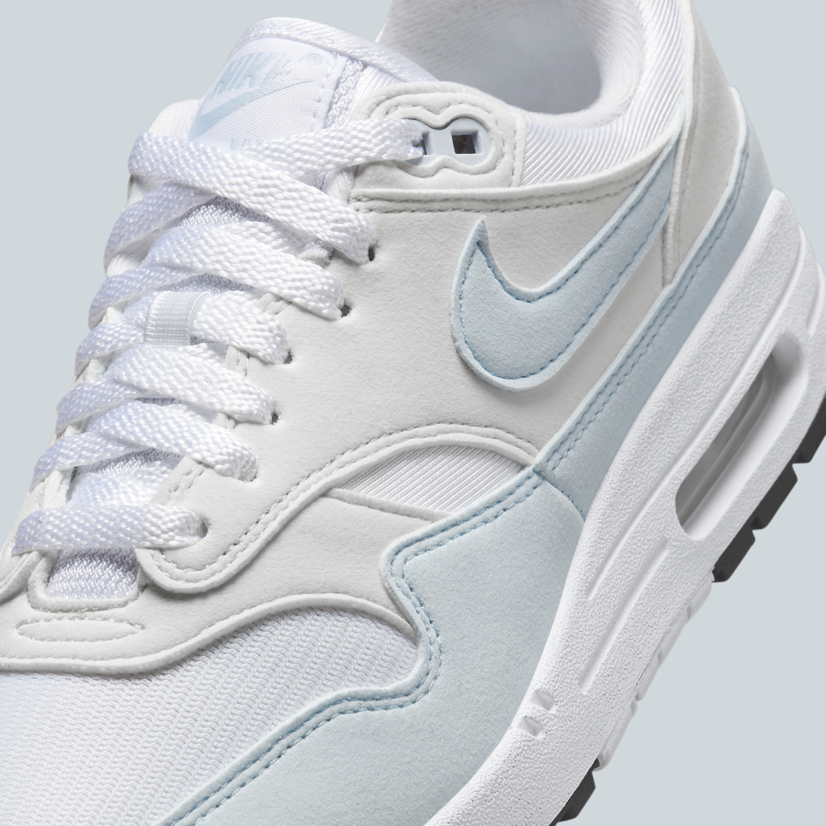 Nike Air Max 1 Womens Football Grey Dz2628 105 3