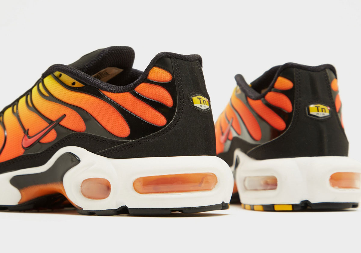 Nike Air Max Plus Sunset Pimento Hf0552 001 1