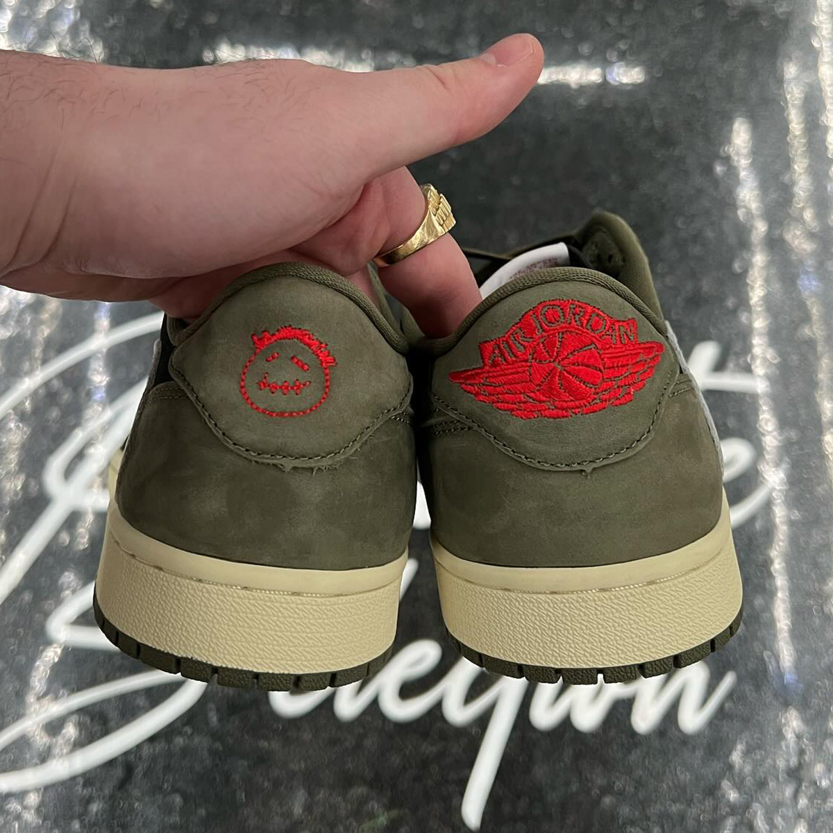 Travis Scott Air Jordan 1 Low Og Olive 2024 2