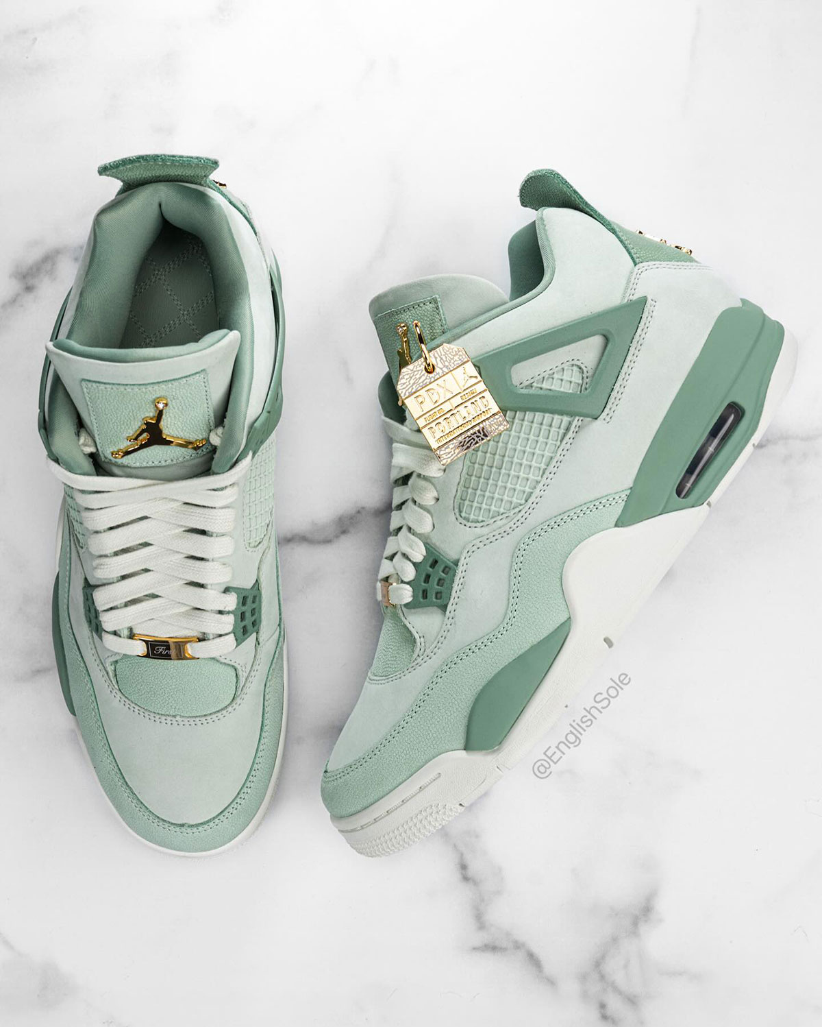 Jordan 4 First Class 4