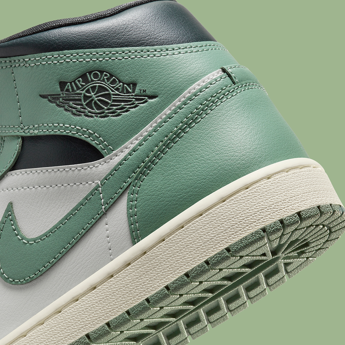 Air Jordan 1 Mid Womens Jade Smoke Bq6472 130 5