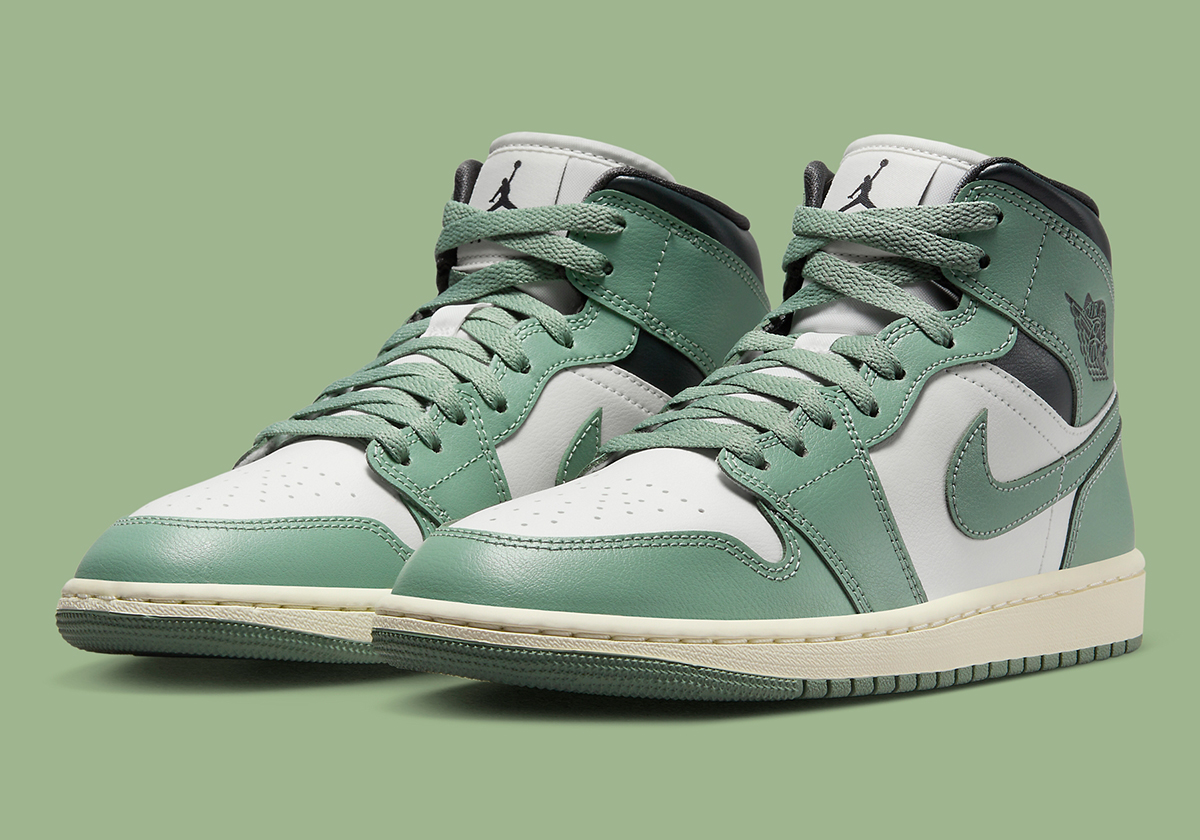 A Soothing "Jade Smoke" Arrives On The Women's Air Jordan 1 Mid