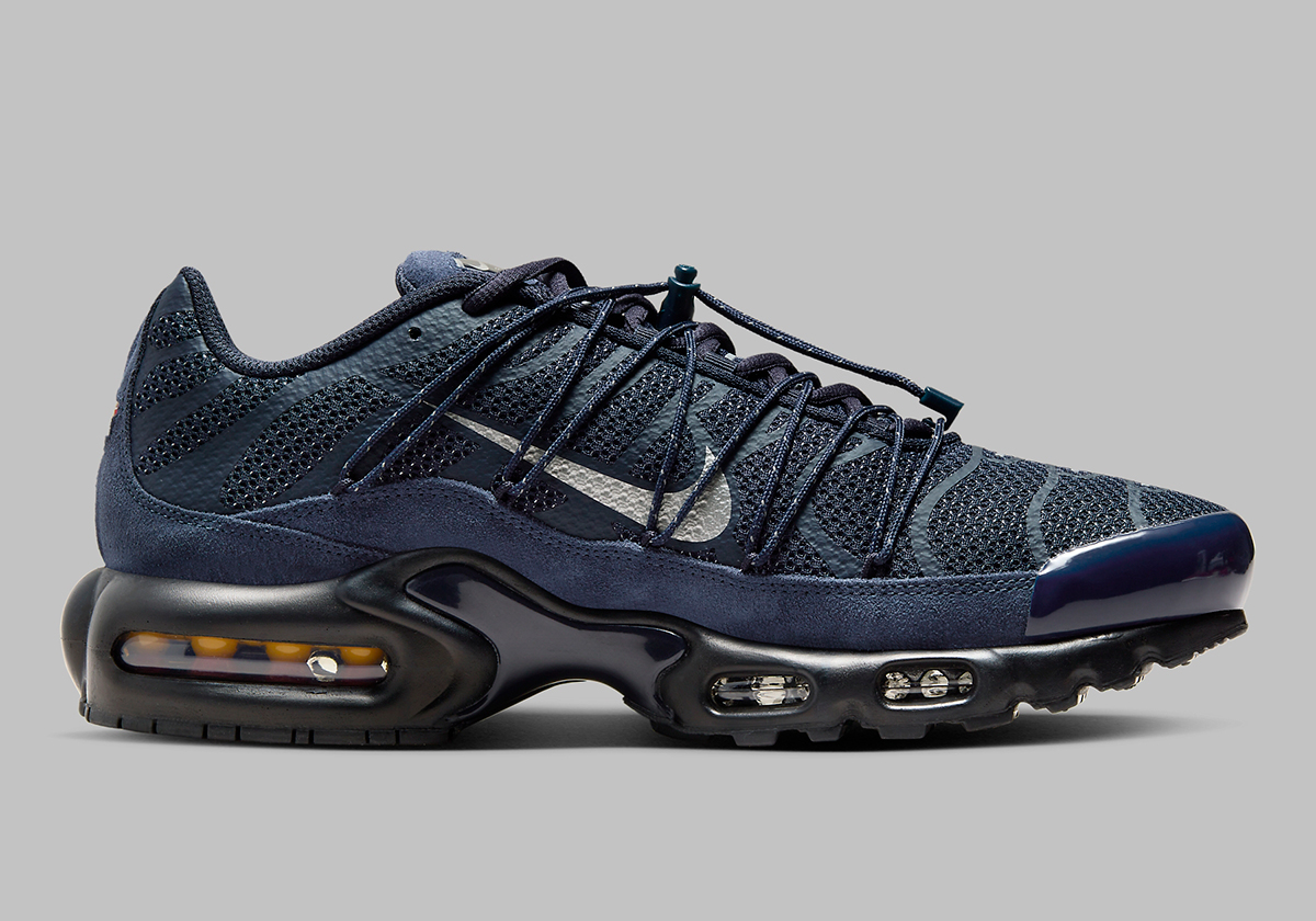 Nike Air Max Plus Utility Obsidian Black Metallic Silver Fd0670 400 4