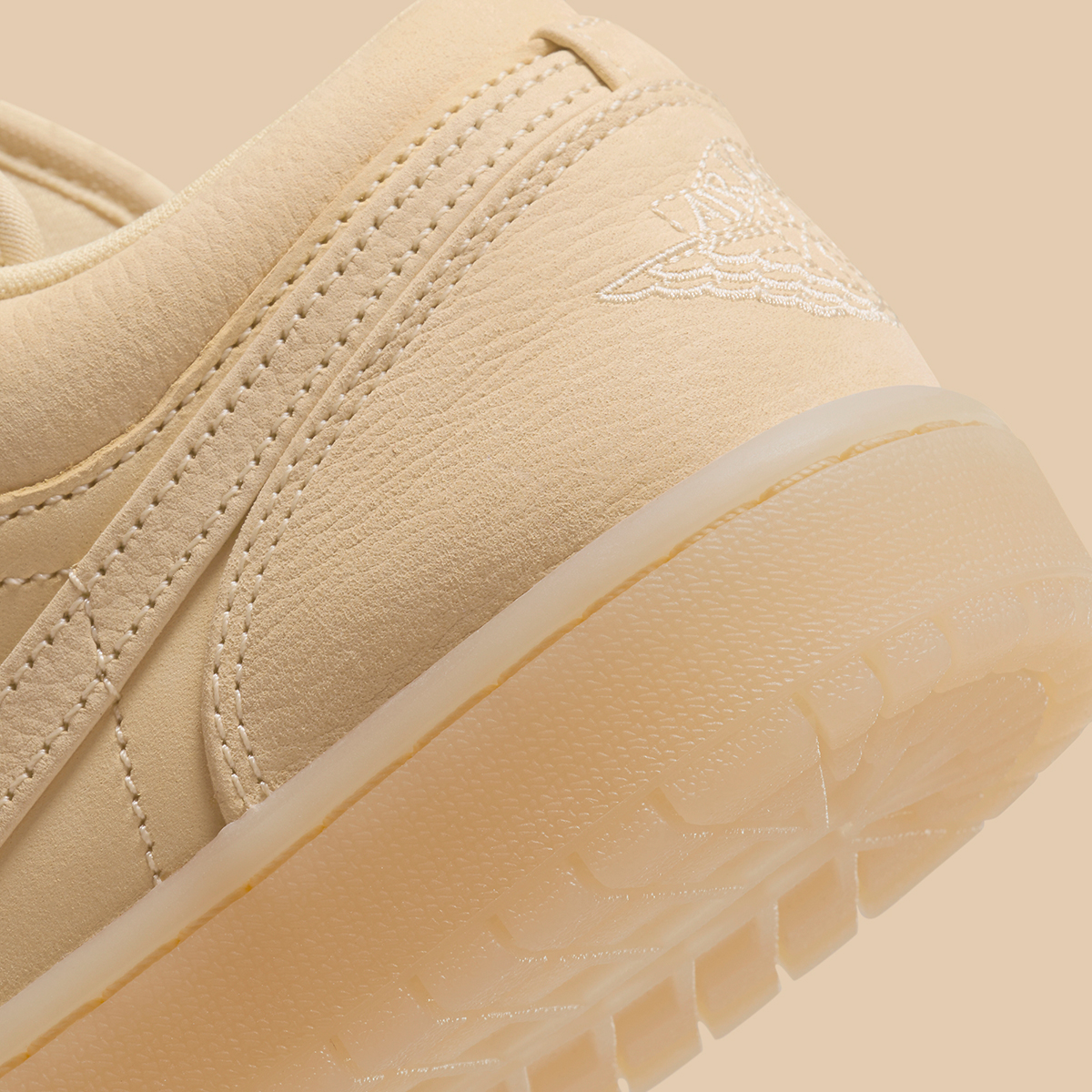 Air Jordan 1 Low Se Womens Pale Vanilla Sand Fz3972 294 3