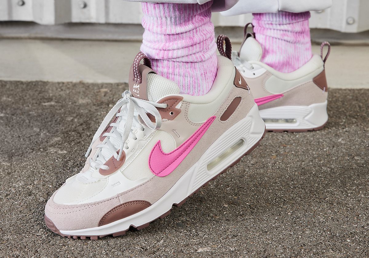 The “Smokey Mauve” Air Max 90 Futura Arrives In Time For The Valentine’s Day Gifting Season