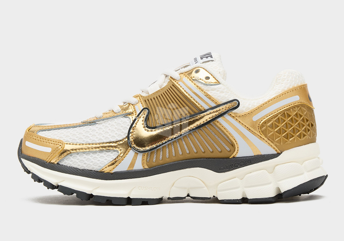 Nike Zoom Vomero 5 Womens Metallic Gold 7