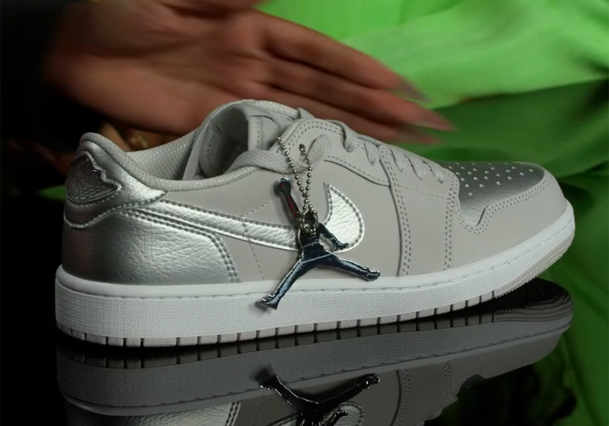 Air Jordan 1 Low Og Metallic Silver