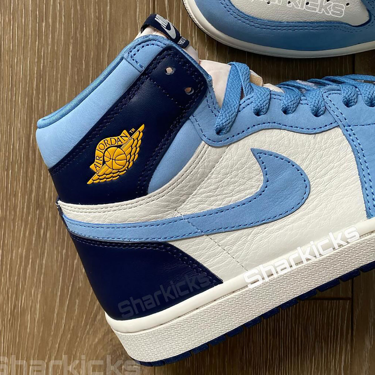 Air Jordan 1 Retro High Og First In Flight 3