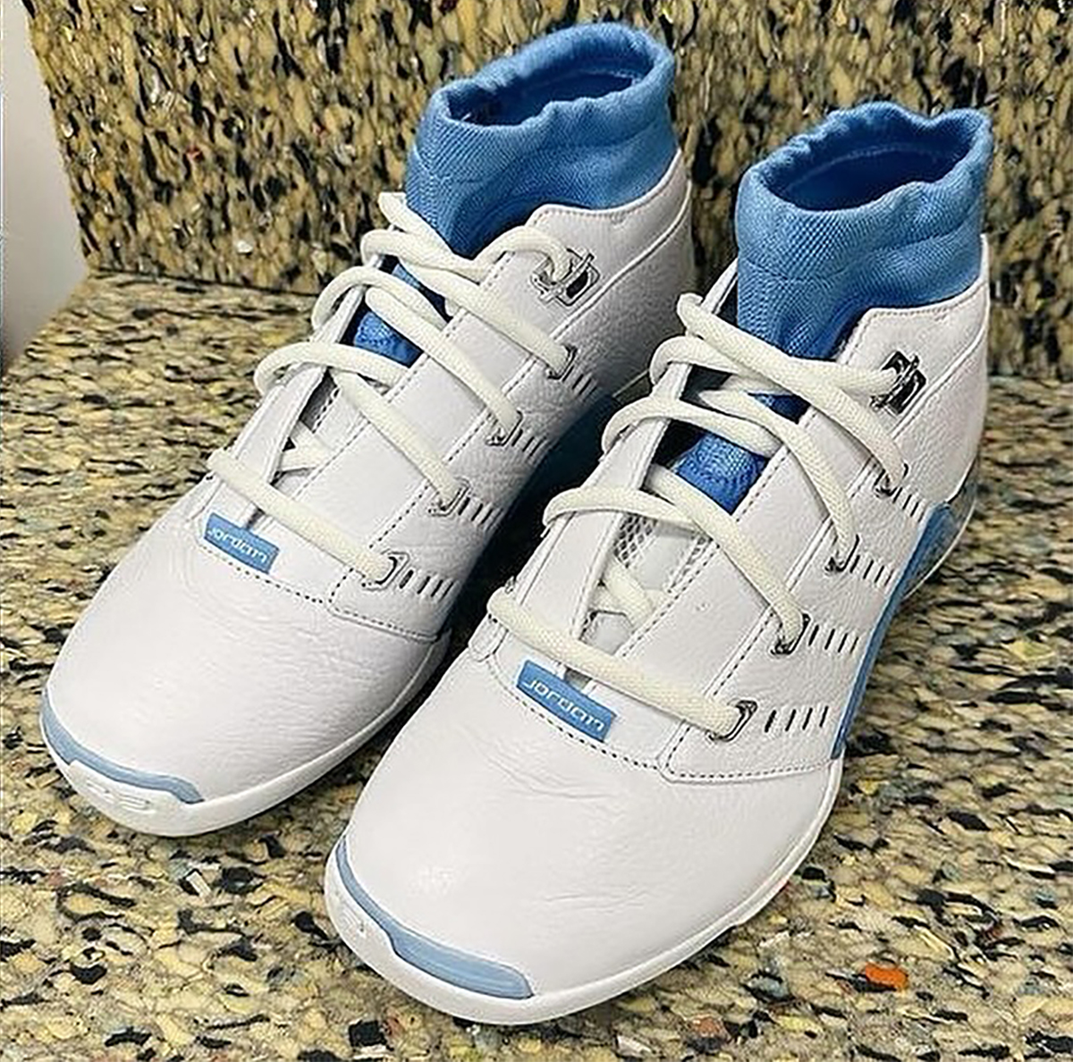 Air Jordan 17 Low Unc Fj0395 140 1