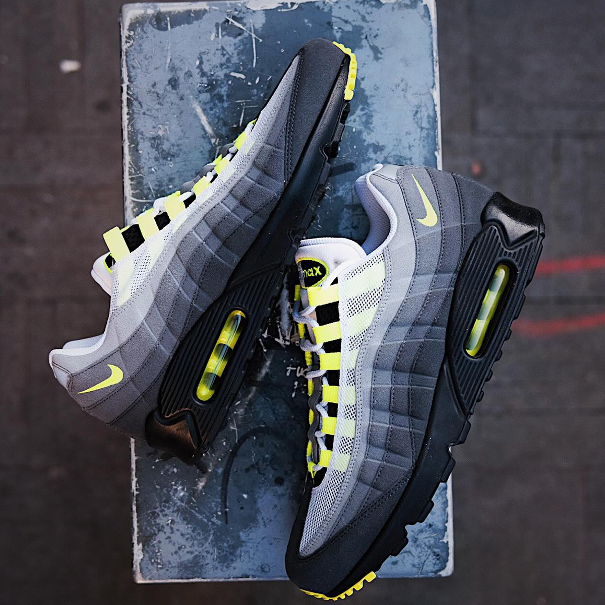 Nike Air Max 95 90 Neon Sample 3