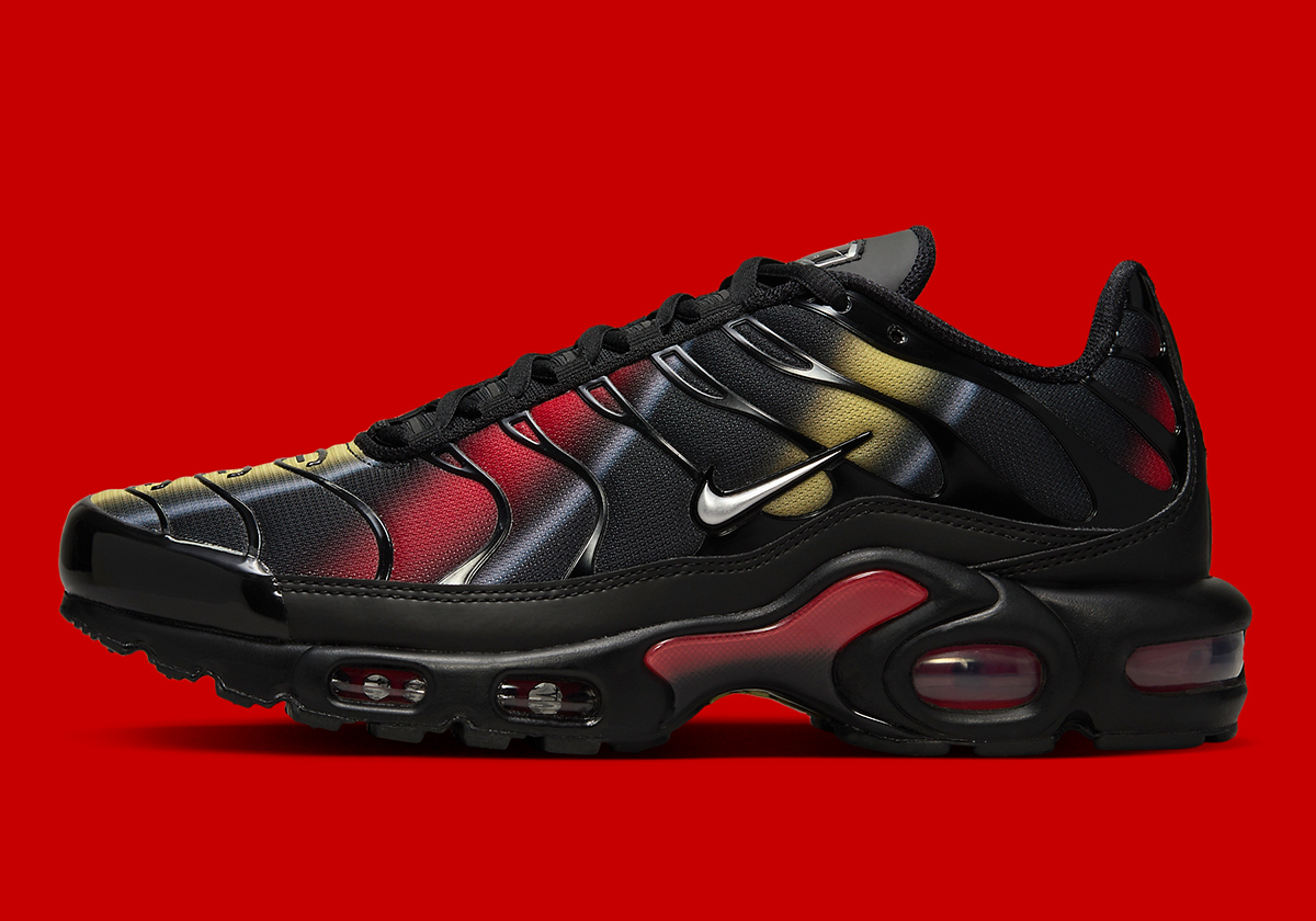 Nike Air Max Plus Black Saturn Gold Salsa Red Hf9989 001 8