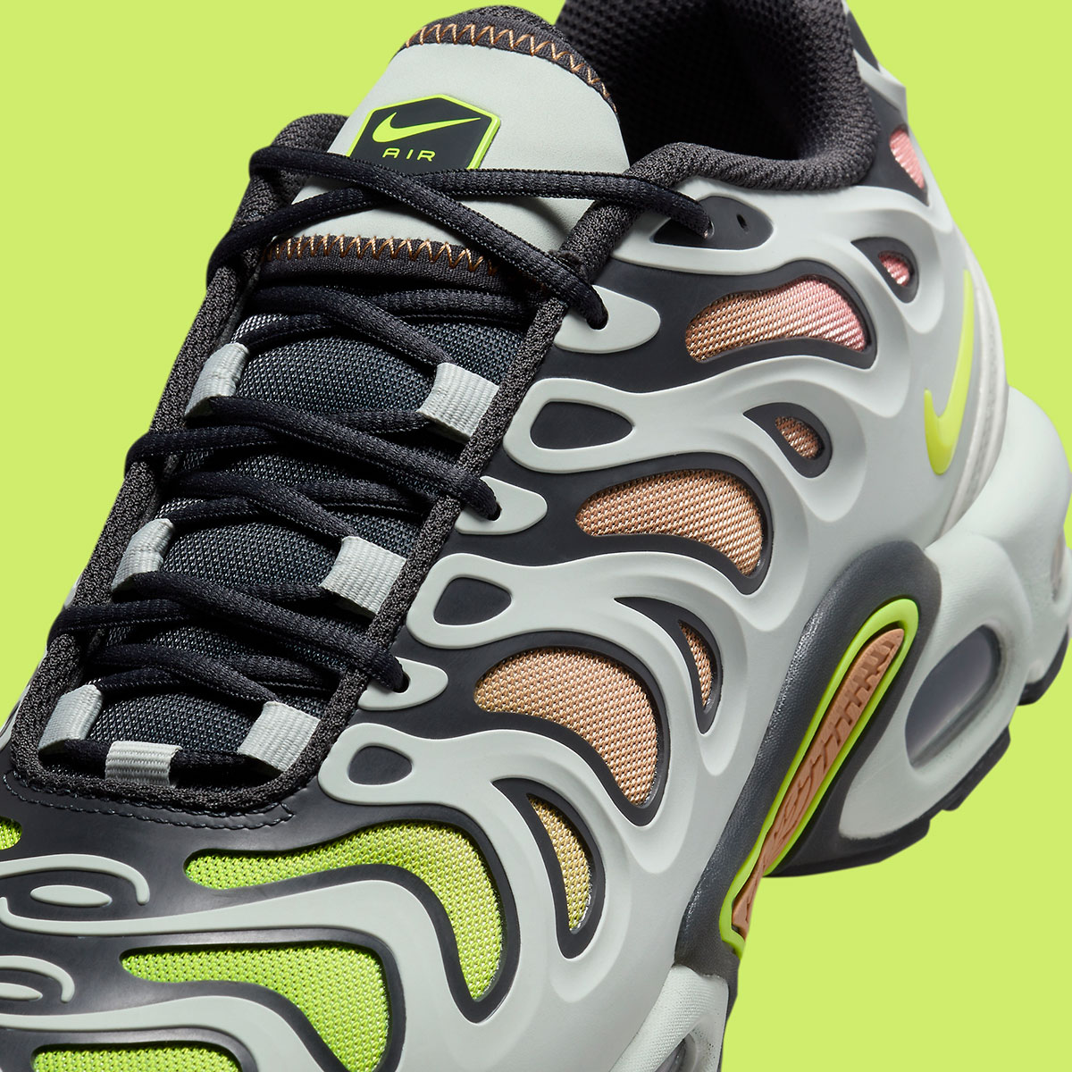 Nike Air Max Plus Drift Light Silver Barely Volt Fd4290 009 2