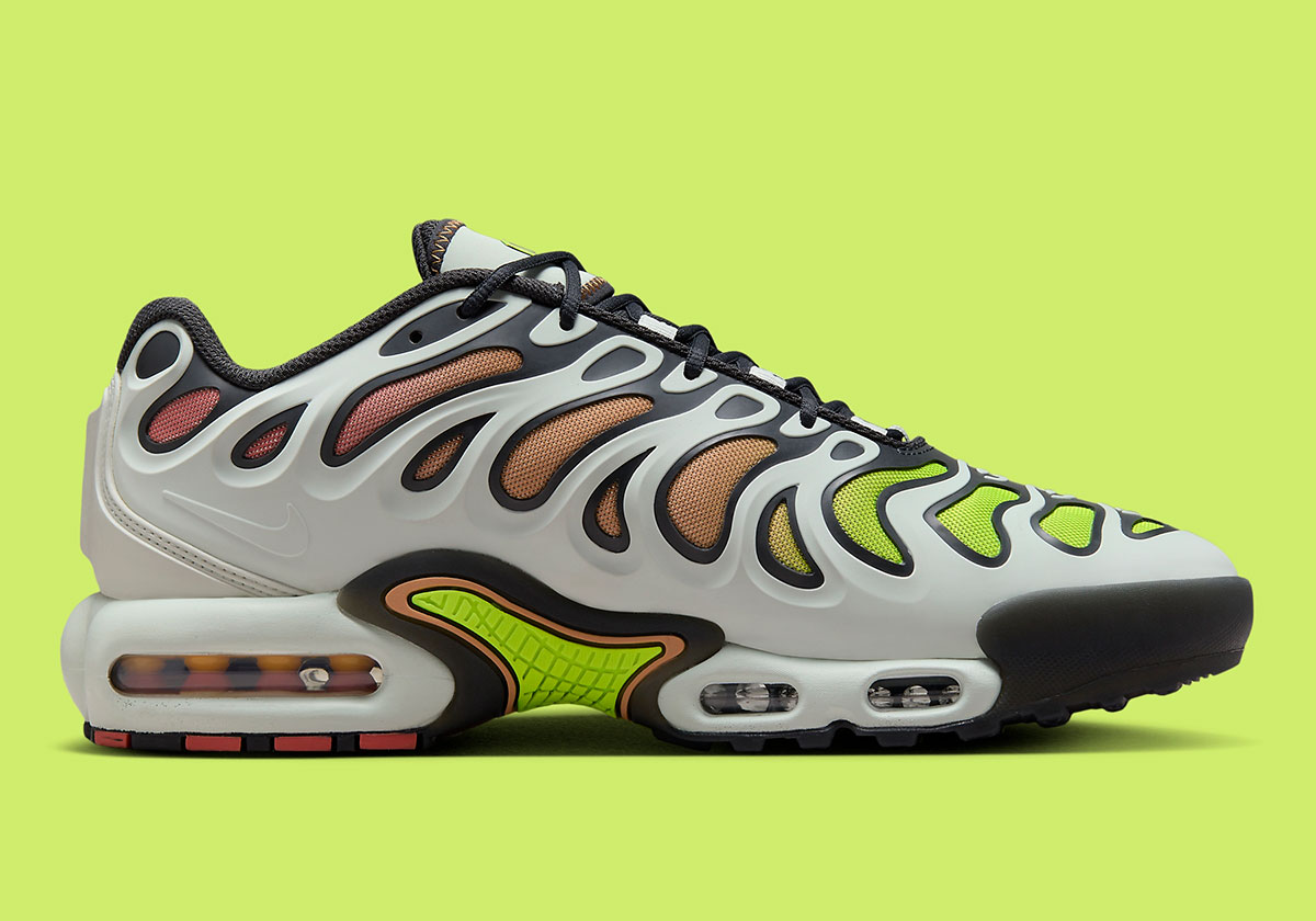 Nike Air Max Plus Drift Light Silver Barely Volt Fd4290 009 4