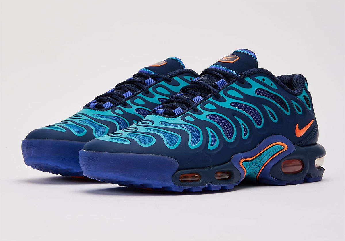 The Nike Air Max Plus Drift "Midnight Navy/Dusty Cactus" Dives Into Retro Aesthetics