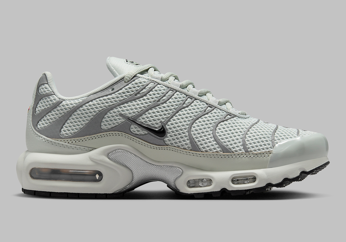 Nike Air Max Plus Womens Grey Fv8480 002 3