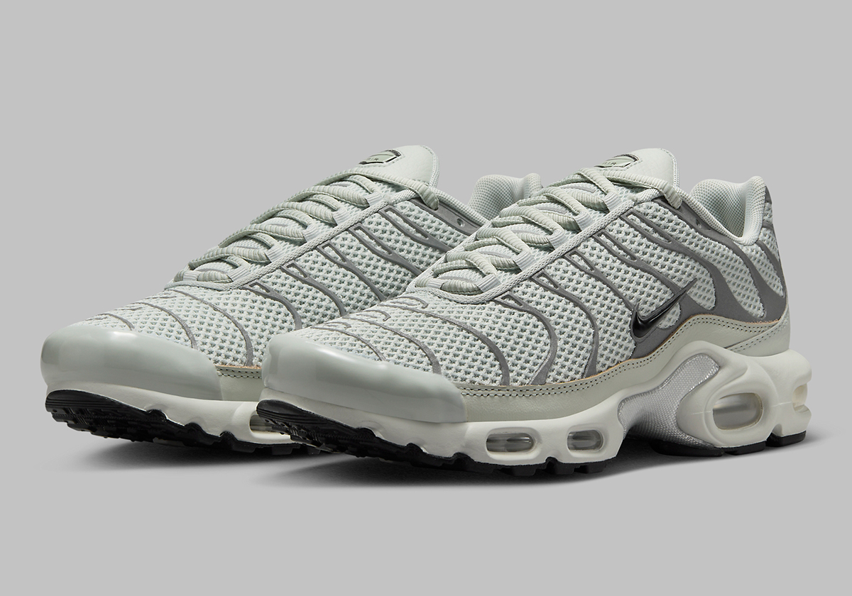 Nike Air Max Plus Womens Grey Fv8480 002 4