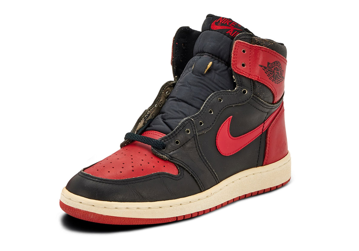 Air Jordan 1 Hi 85 Bred 2025 1