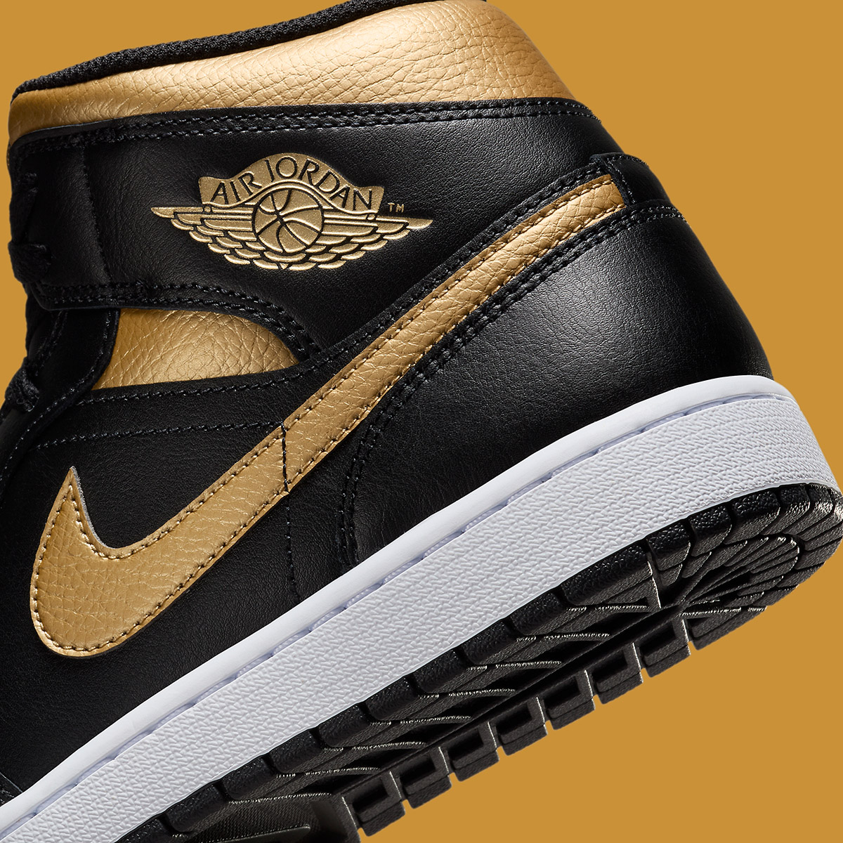 Air Jordan 1 Mid Black Gold Dq8426 071 6