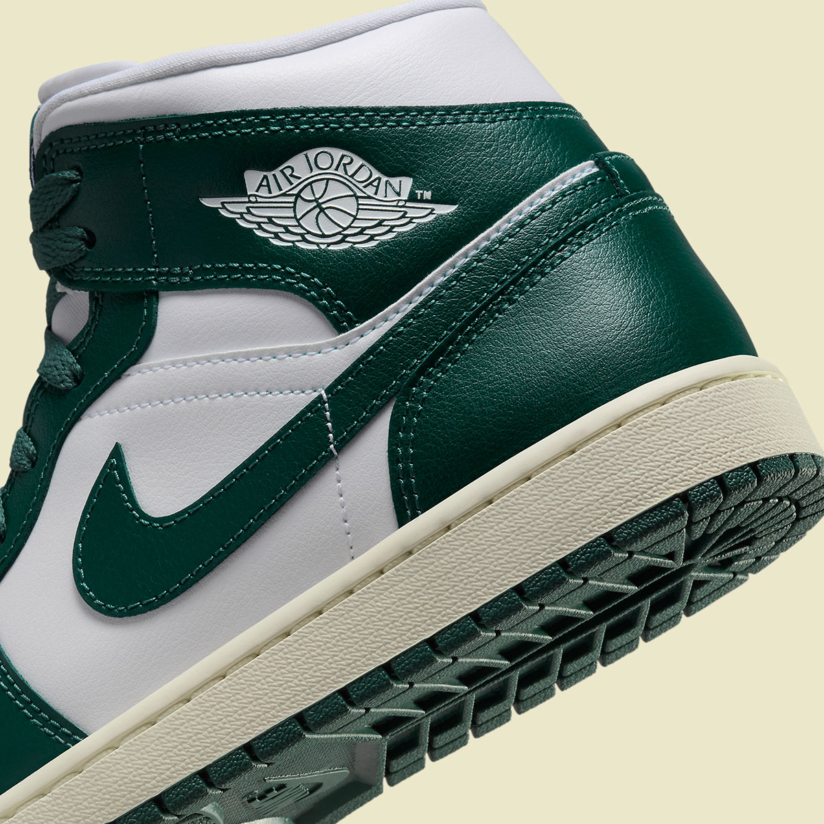 Air Jordan 1 Mid Womens Green Sail Bq6472 133 7