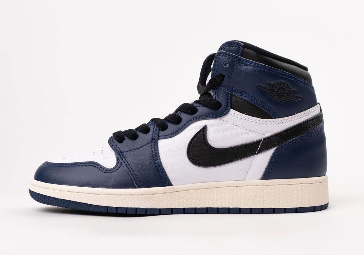 Air Jordan 1 Retro High Og Midnight Navy Dz5485 401 4