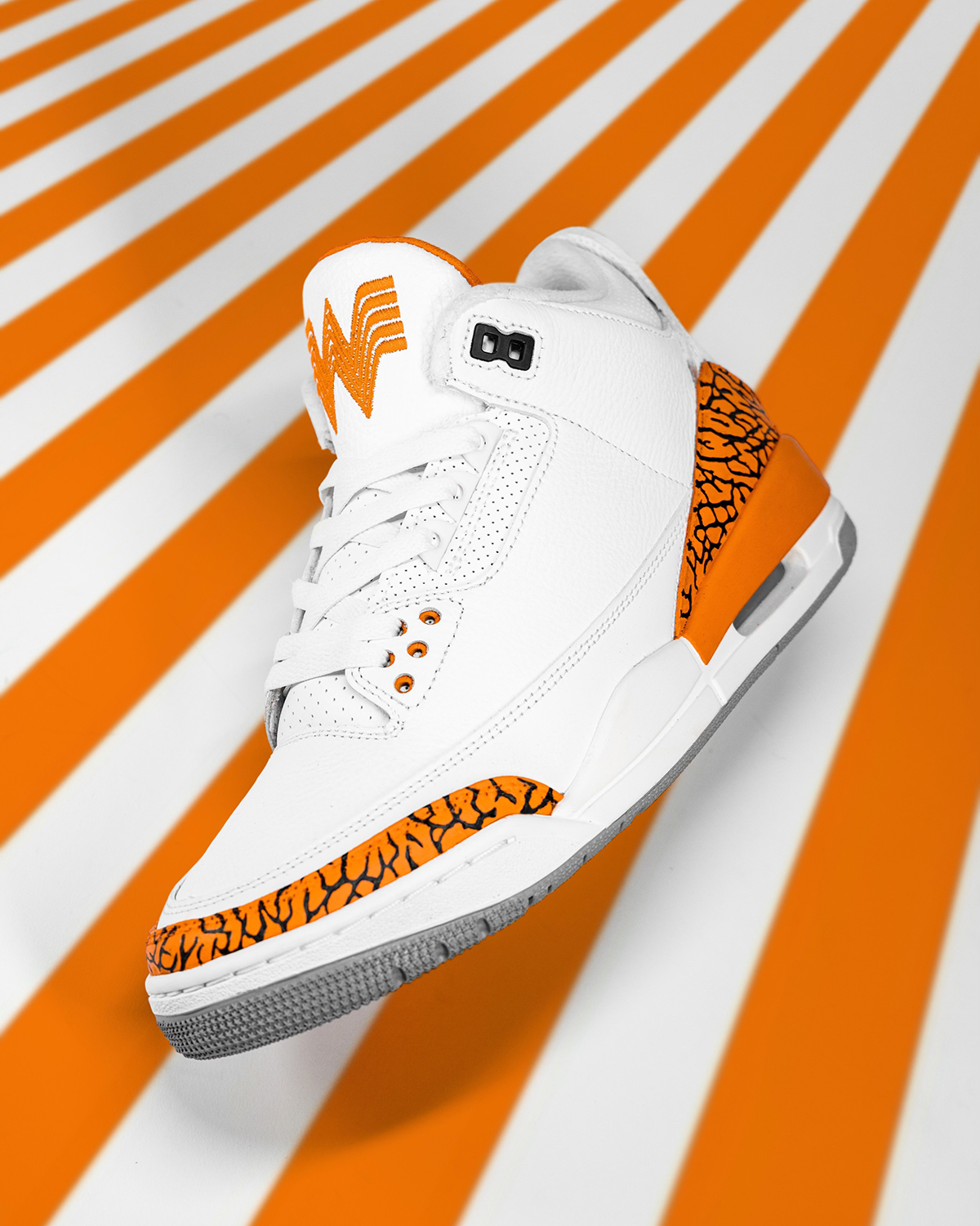 Air Jordan 3 Whataburger Customs 10