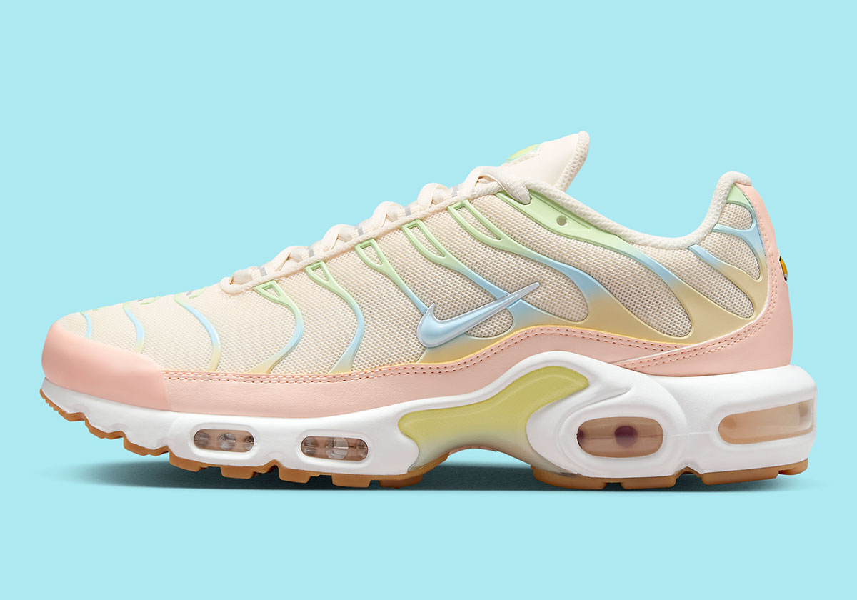 Nike Air Max Plus Crimson Tint Glacier Blue Dz3671 800 3