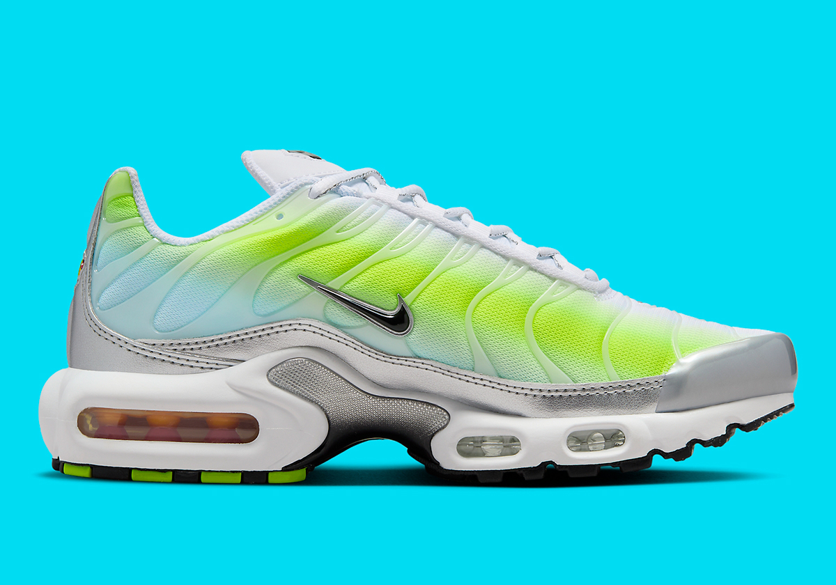 Nike Air Max Plus Silver Neon Aquarius Blue Hj9574 100 1