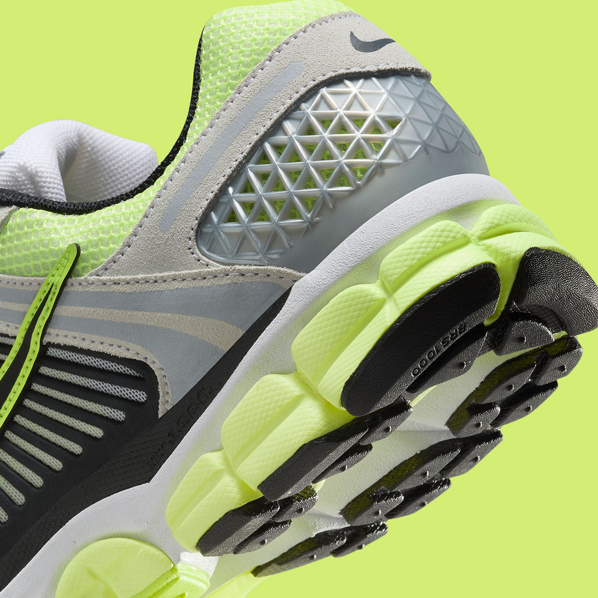 Nike Zoom Vomero 5 Life Lime Sail Metallic Platinum Fb9149 701 1