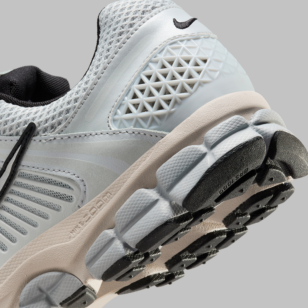 Nike Zoom Vomero 5 Pure Platinum Light Orewood Brown Fn6742 002 4