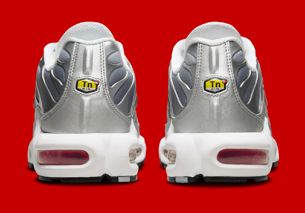 Nike Air Max Plus Silver Red Hm9654 001 1