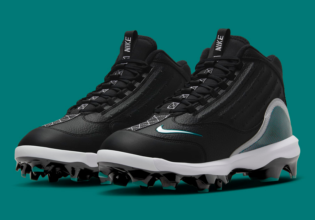 Ken Griffey Jr.’s Nike Griffey Max 2 “Freshwater” Appears As Baseball Cleats