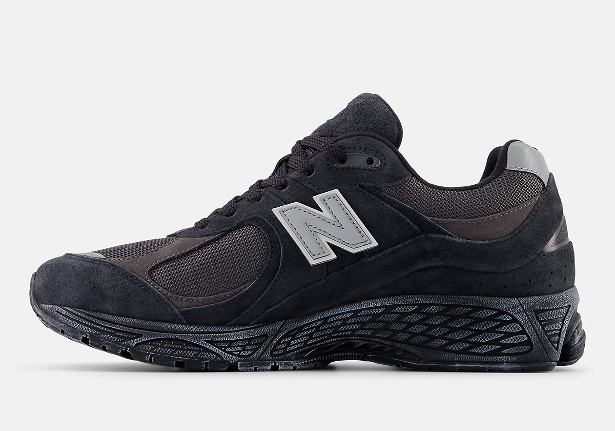 New Balance 2002r Black Grey Oxidized Soles M2002rbv 2
