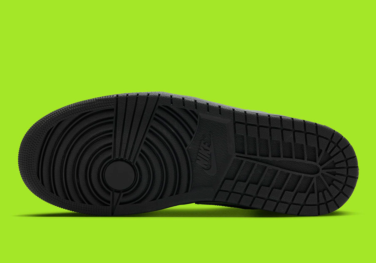 Air Jordan 1 Low Black Cat Mascot 4